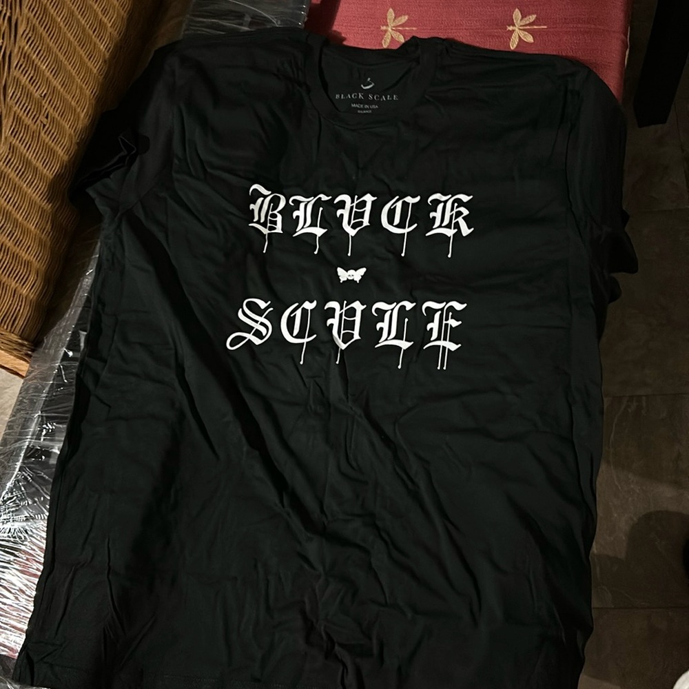 Black shirt